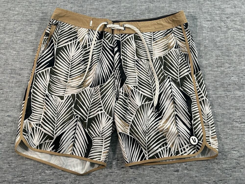 Vuori Cruise Board Shorts Mens 32 7" Classic Fit Mesh Pockets Quick Dry Stretch